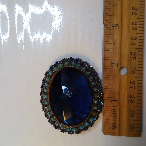 Vintage Large Czech Blue Glass and Rhinestone Pendant Brooch in Antique Gold - Picture 8 of 10